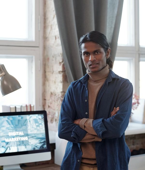 Content strategy expert and social media analyst headshot