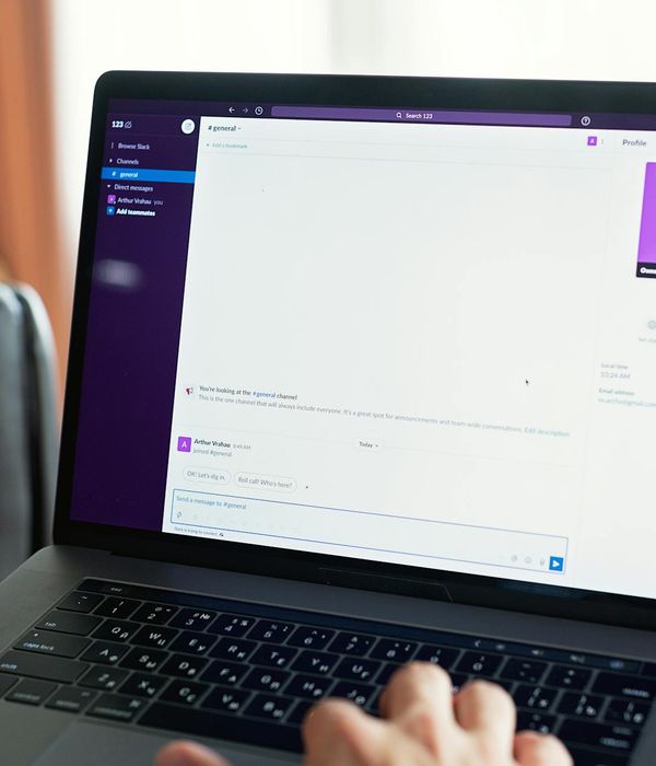 Modern online education platform interface with course materials